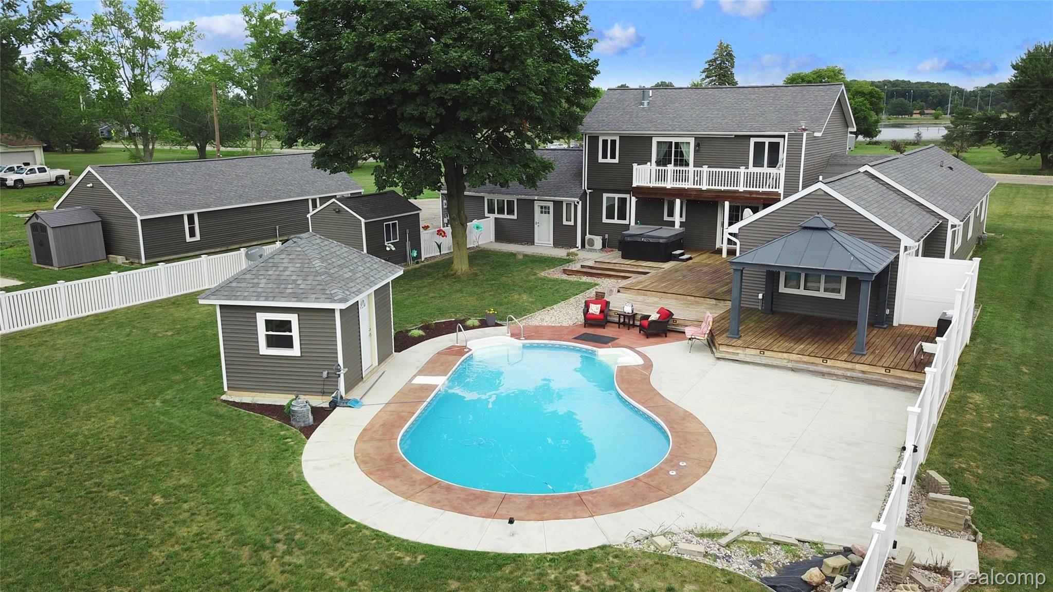 1187 North Gale Road Davison, MI 48423 - Photo 23 of 32 Pool Deck and Home.jpg