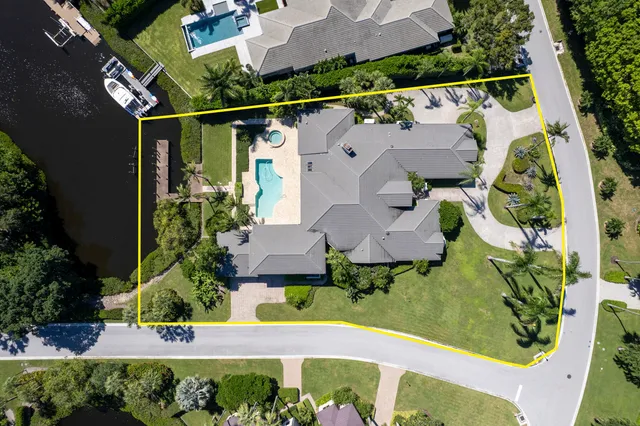 $7,350,000 | 2980 Le Bateau Drive, Palm Beach Gardens, FL 33410