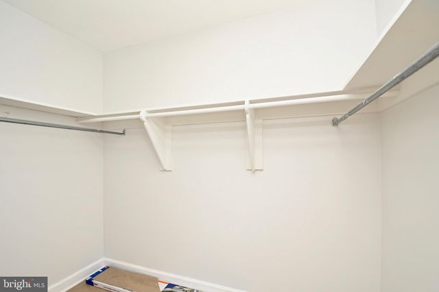 $340,000 | 204 Park Terrace Court Southeast, Unit 30, Vienna, VA 22180