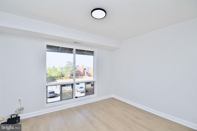 $340,000 | 204 Park Terrace Court Southeast, Unit 30, Vienna, VA 22180