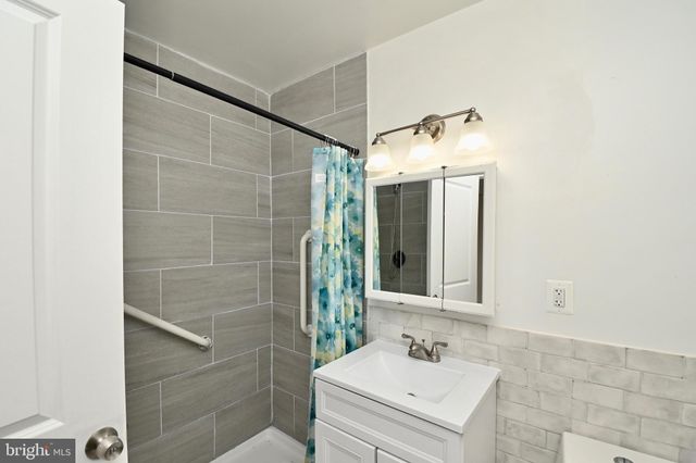 $340,000 | 204 Park Terrace Court Southeast, Unit 30, Vienna, VA 22180