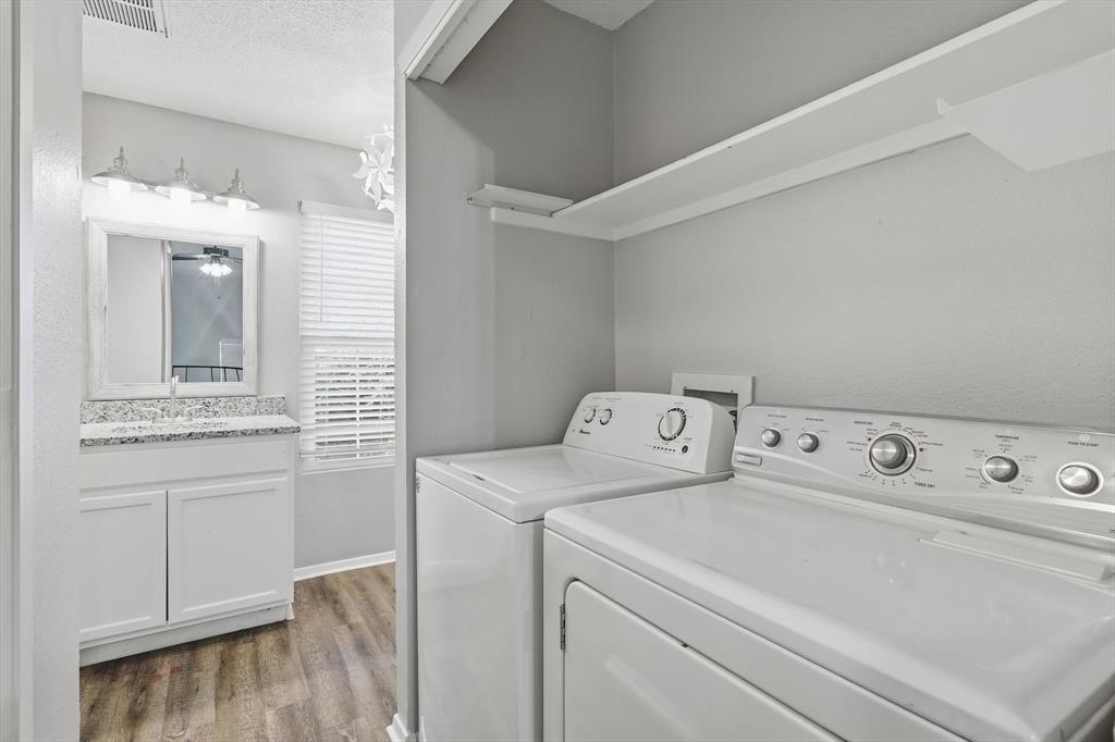 11 Abbey Road Euless, TX 76039 - Photo 12 of 18