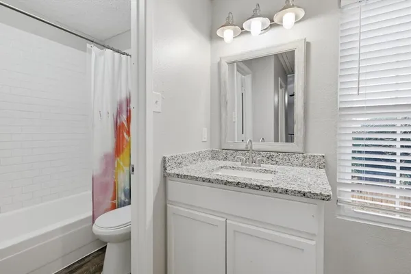 $1,750 | 11 Abbey Road, Euless, TX 76039