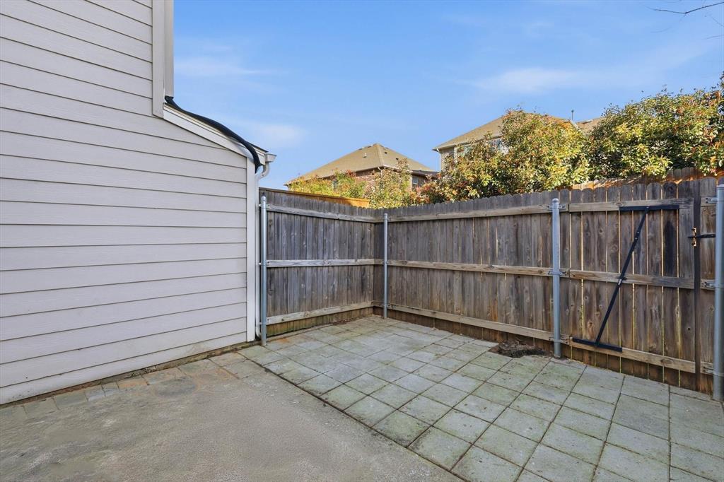 11 Abbey Road Euless, TX 76039 - Photo 16 of 18