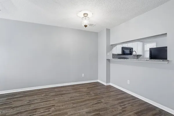 $1,750 | 11 Abbey Road, Euless, TX 76039