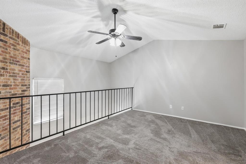 11 Abbey Road Euless, TX 76039 - Photo 10 of 18