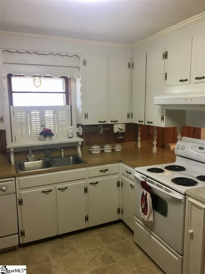 9653 Bush River Road Kinards, SC 29355 - Photo 5 of 16 Gallery Image 5