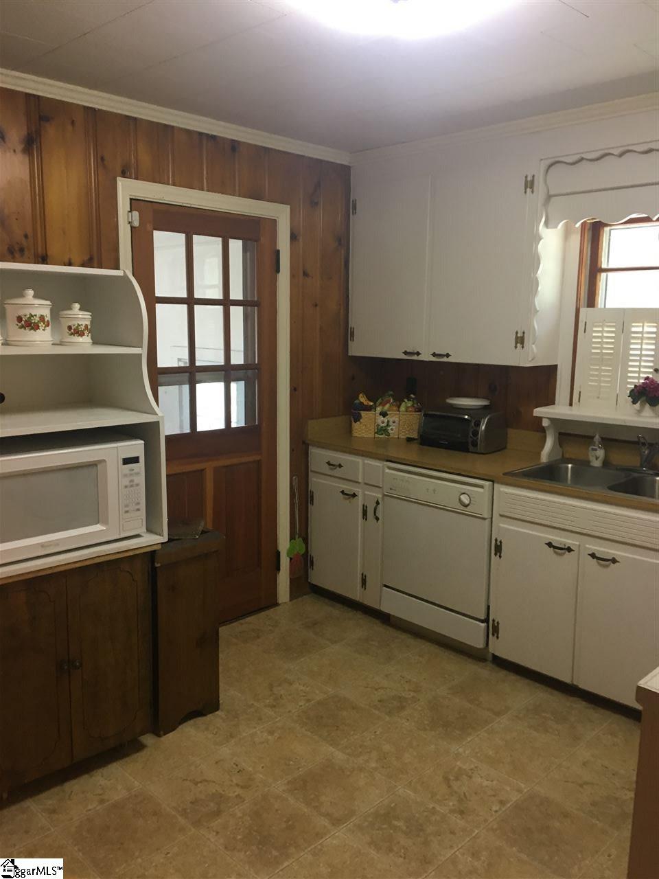 9653 Bush River Road Kinards, SC 29355 - Photo 6 of 16 Gallery Image 6