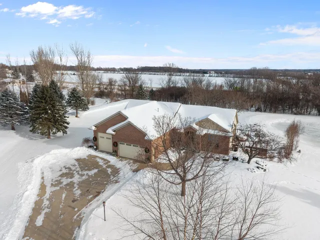 $749,900 | 9366 Memory Lane, Neenah, WI 54956