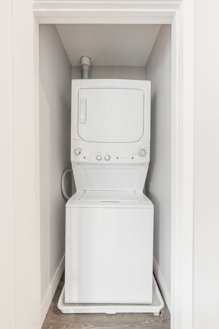 101 West Liberty Street, Unit 106 Barrington, IL 60010 - Photo 10 of 16 a utility room with dryer and washer