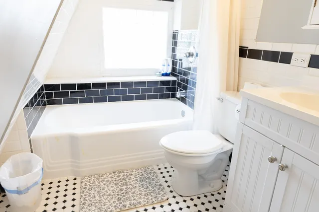 $267,000 | 939 St John Street, Elgin, IL 60120