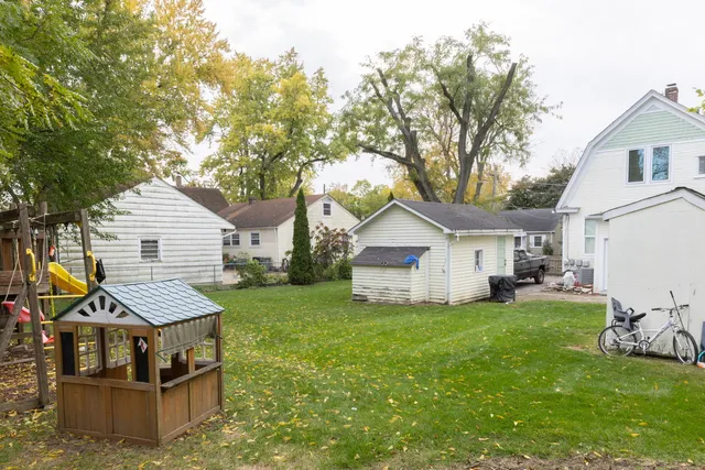 $267,000 | 939 St John Street, Elgin, IL 60120