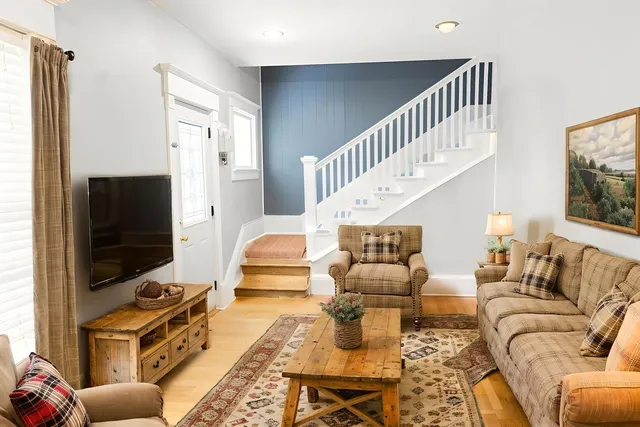 $267,000 | 939 St John Street, Elgin, IL 60120