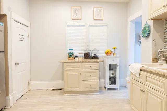 $267,000 | 939 St John Street, Elgin, IL 60120