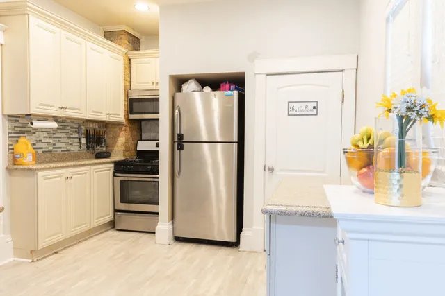 $267,000 | 939 St John Street, Elgin, IL 60120