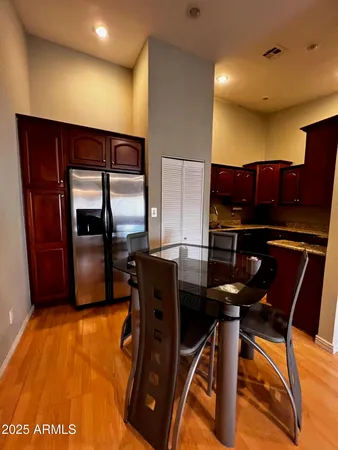 a close up view of a washer and dryer