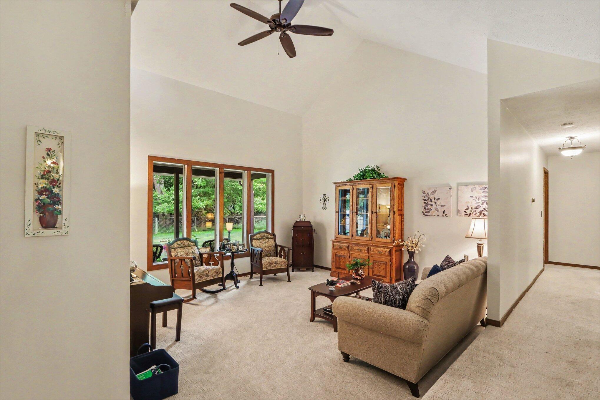 1604 West Kilgore Road Kalamazoo, MI 49008 - Photo 9 of 28 Sunken Living Room w/ new carpet