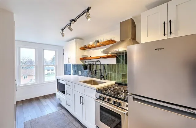 $1,850 | 73 Washburn Avenue, East Providence, RI 02916