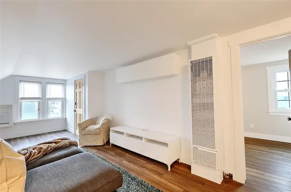 $1,825 | 73 Washburn Avenue, East Providence, RI 02916