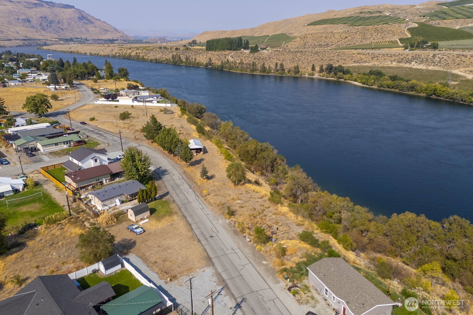 2011 Columbia Boulevard Bridgeport, WA 98813 - Photo 11 of 16