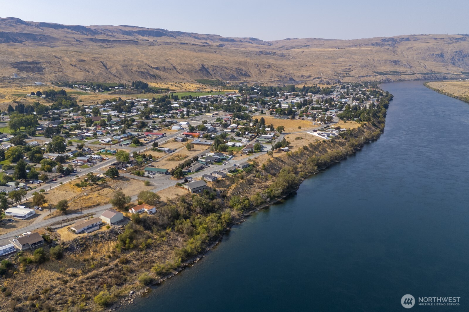 2011 Columbia Boulevard Bridgeport, WA 98813 - Photo 3 of 16