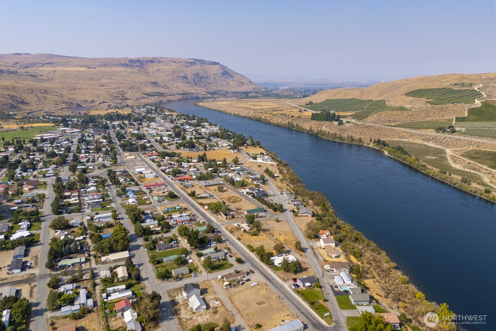 2011 Columbia Boulevard Bridgeport, WA 98813 - Photo 4 of 16