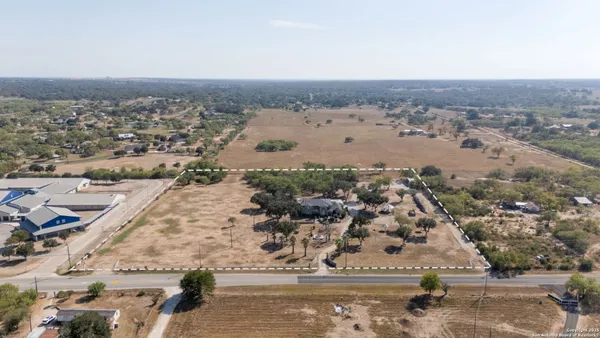 $940,000 | 5280 Smith Road, Von Ormy, TX 78073