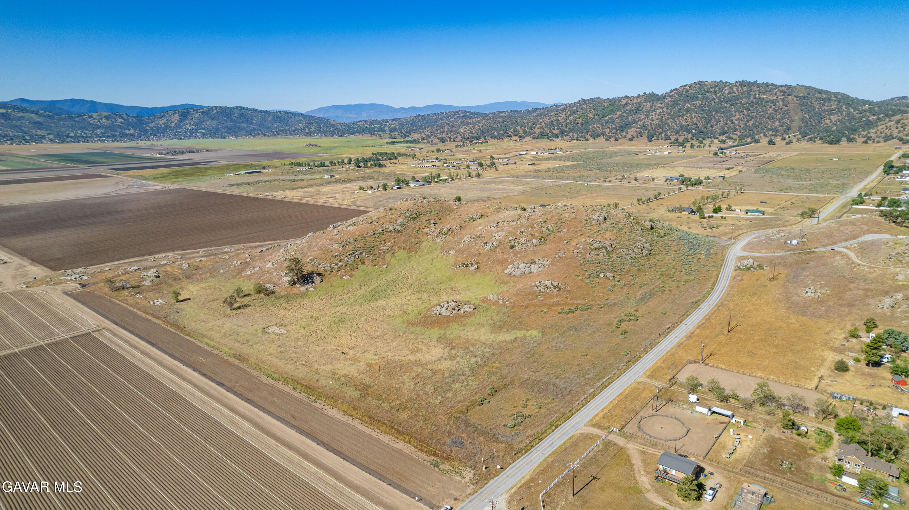 Edward Street Tehachapi, CA 93561 - Photo 4 of 15 e3DJI_0002