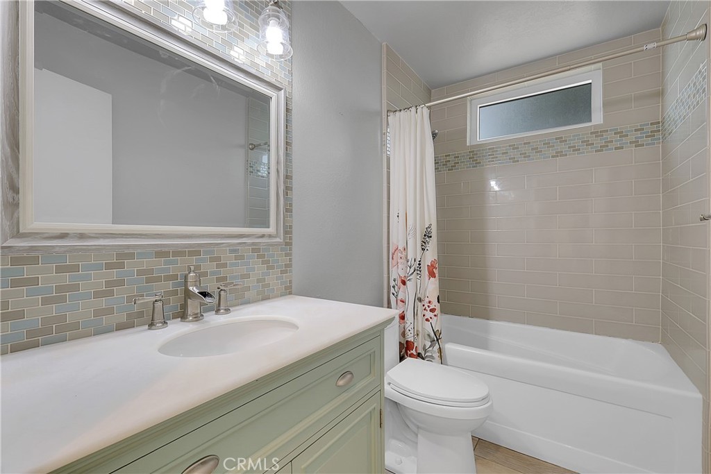 75 Lariat Loop Oroville, CA 95966 - Photo 23 of 47 a bathroom with a sink a toilet and shower