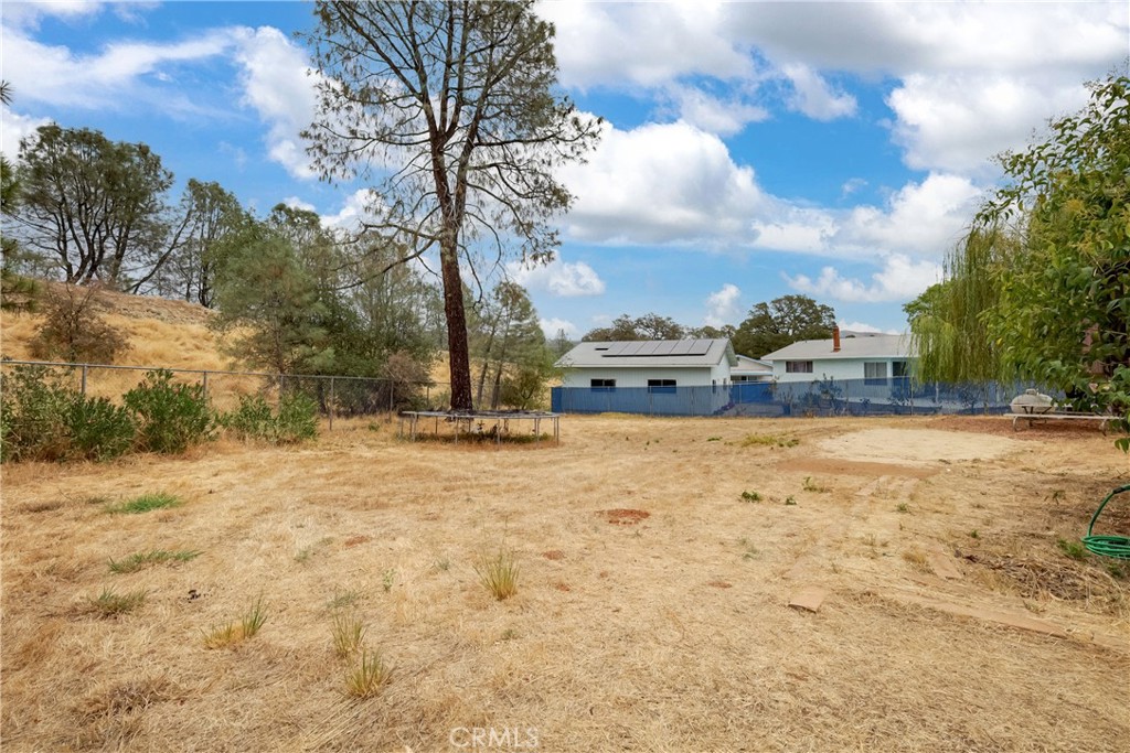 75 Lariat Loop Oroville, CA 95966 - Photo 38 of 47 a view of pool and snow on the road