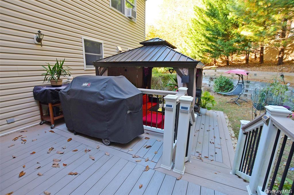 64 Glen Road Baiting Hollow, NY 11933 - Photo 34 of 46