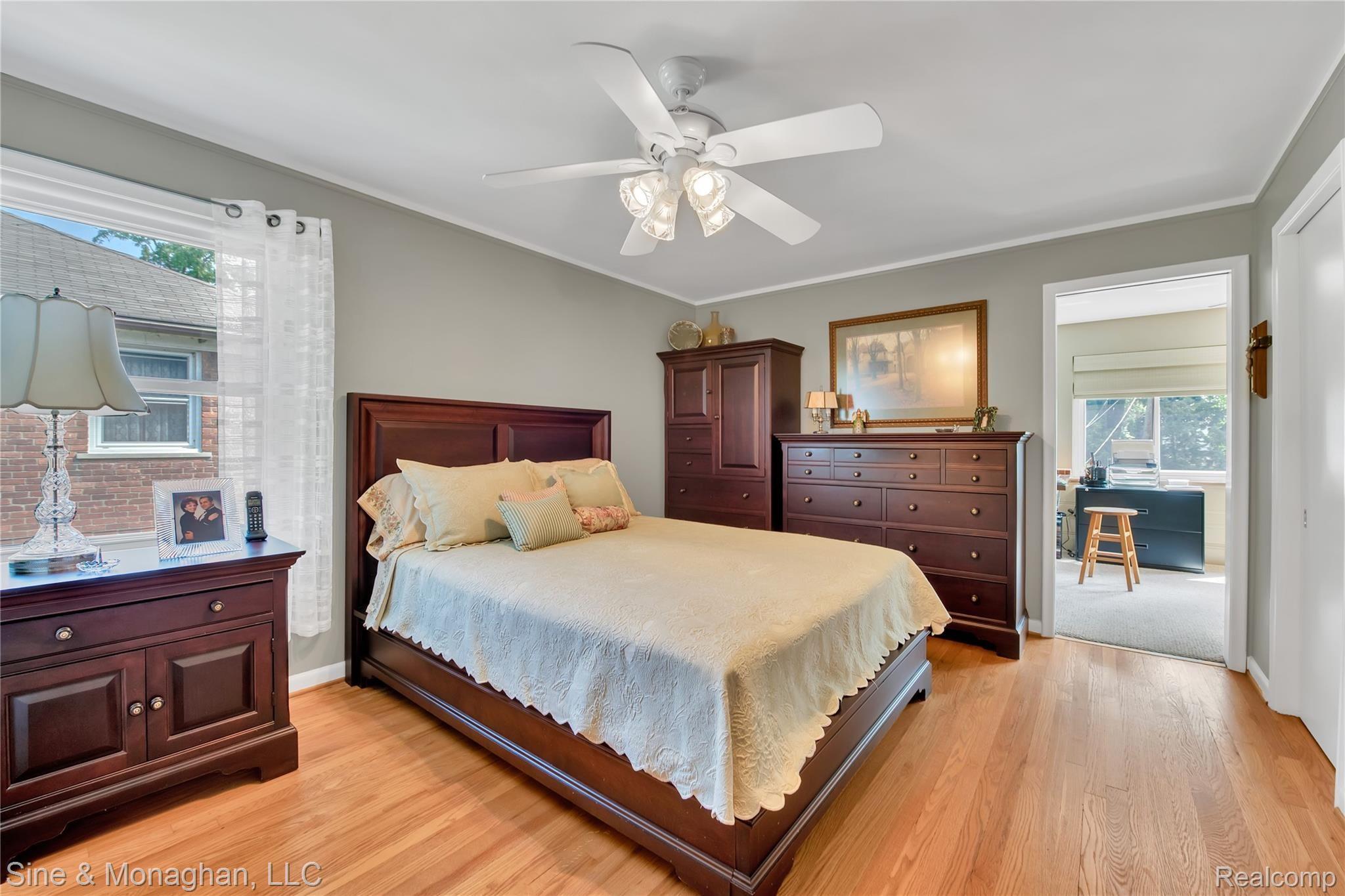 954 Harcourt Road Grosse Pointe, MI 48230 - Photo 33 of 46 956 Harcourt - HD Drone Photography-41.jpg