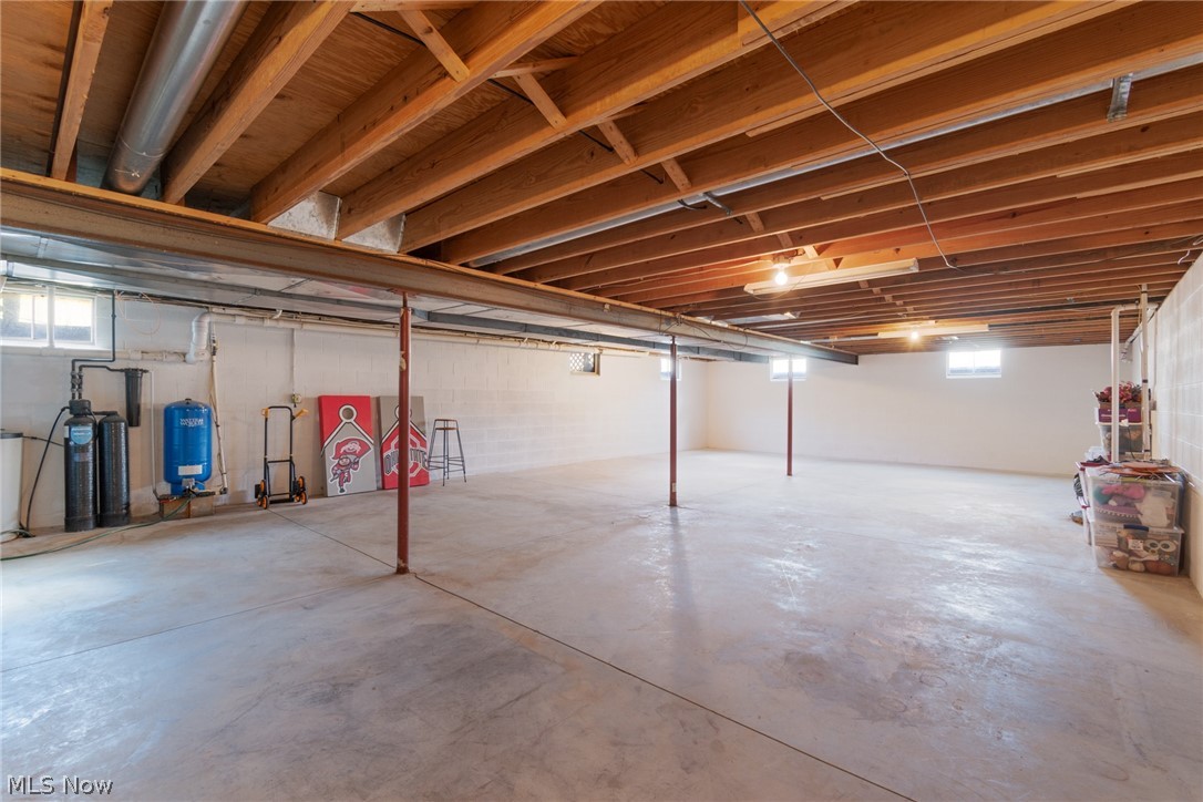 5561 Phillips Rice Road Cortland, OH 44410 - Photo 21 of 38 View of basement