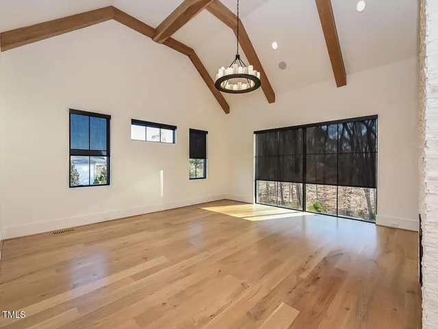 a view of entryway with bathroom
