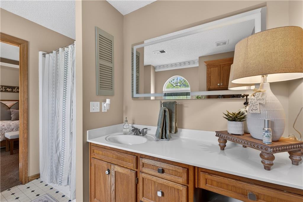 410 East Neil Chiles Road Buckner, MO 64016 - Photo 20 of 35