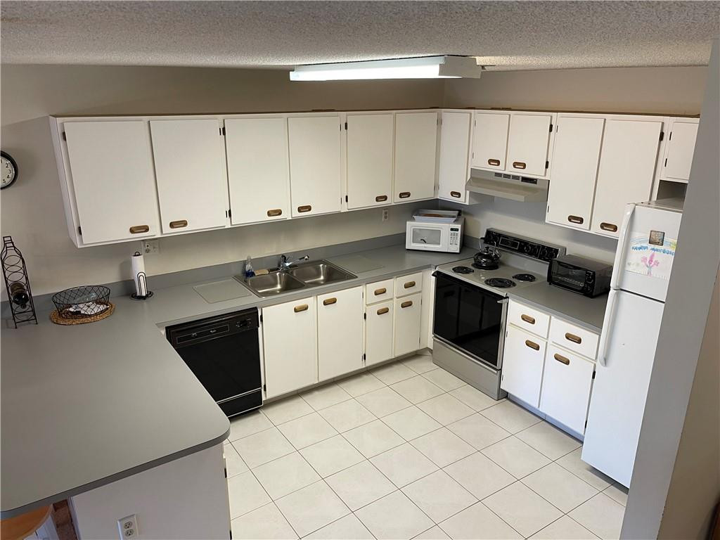 23424 Southwest 53rd Avenue, Unit E Boca Raton, FL 33433 - Photo 8 of 16 Photo 8