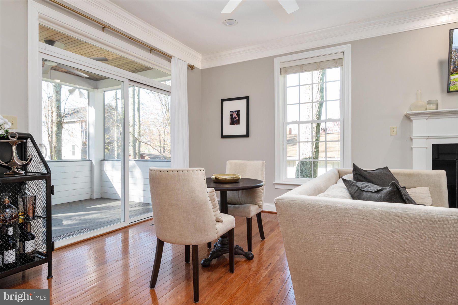 1323 Harbor Road Annapolis, MD 21403 - Photo 11 of 50 High ceilings