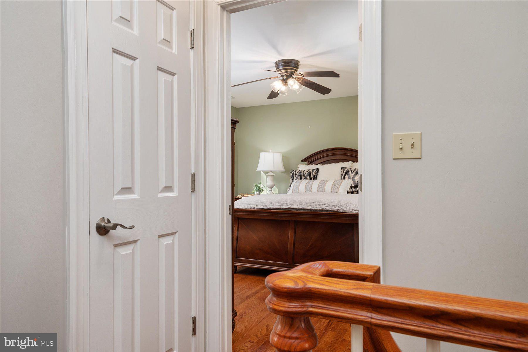 1323 Harbor Road Annapolis, MD 21403 - Photo 22 of 50 Master retreat