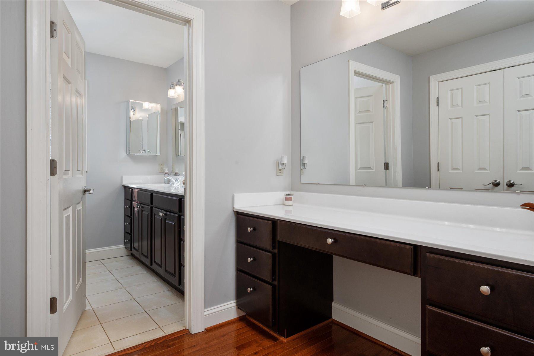 1323 Harbor Road Annapolis, MD 21403 - Photo 25 of 50 Vanity area with walk-in closet