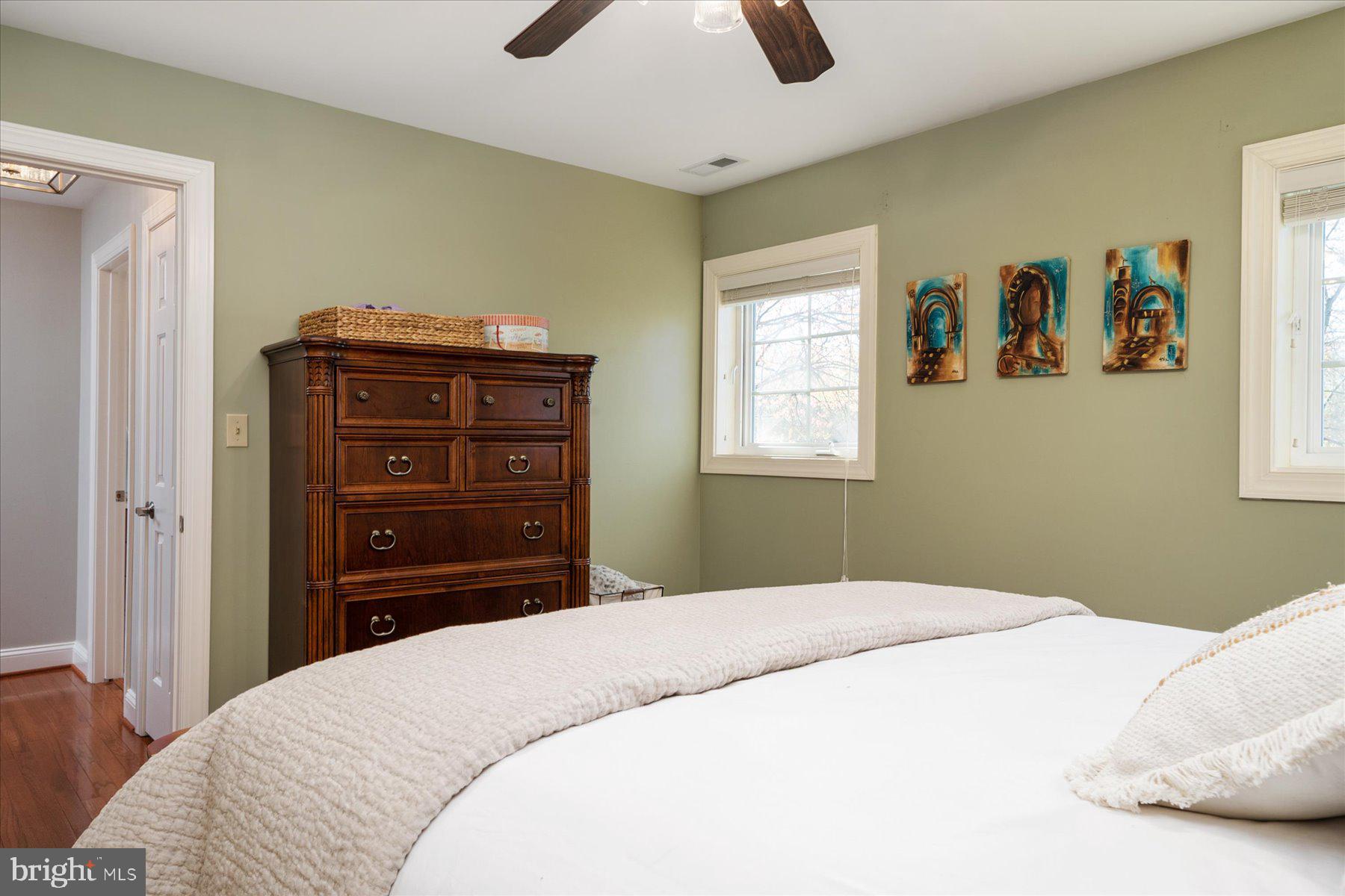 1323 Harbor Road Annapolis, MD 21403 - Photo 30 of 50 Another 2nd floor guest room