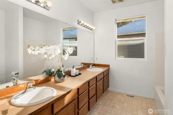 $1,195,000 | 7011 137th Place Southeast, Snohomish, WA 98296