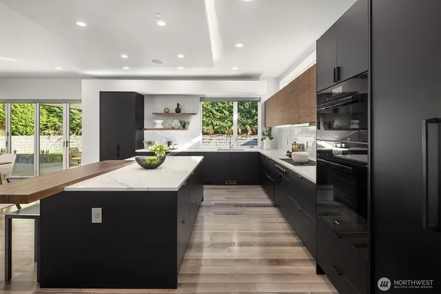 $3,898,000 | 3108 92nd Avenue Northeast, Clyde Hill, WA 98004