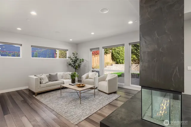 $3,898,000 | 3108 92nd Avenue Northeast, Clyde Hill, WA 98004