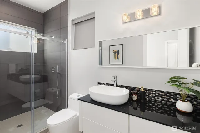 $3,898,000 | 3108 92nd Avenue Northeast, Clyde Hill, WA 98004