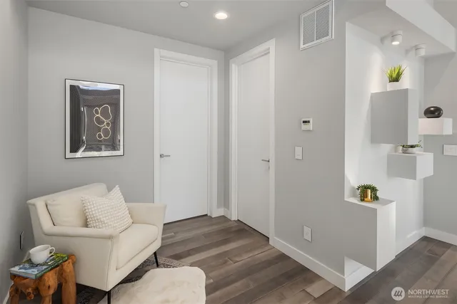 $3,898,000 | 3108 92nd Avenue Northeast, Clyde Hill, WA 98004