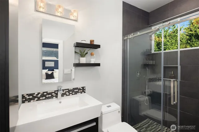 $3,898,000 | 3108 92nd Avenue Northeast, Clyde Hill, WA 98004