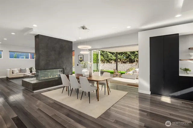 $3,898,000 | 3108 92nd Avenue Northeast, Clyde Hill, WA 98004