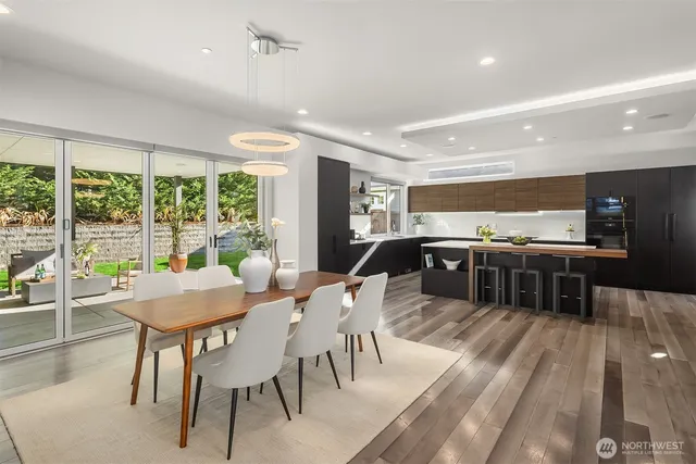 $3,898,000 | 3108 92nd Avenue Northeast, Clyde Hill, WA 98004