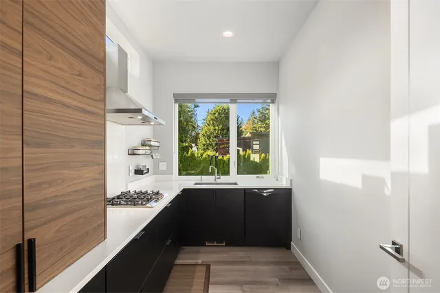 $3,898,000 | 3108 92nd Avenue Northeast, Clyde Hill, WA 98004