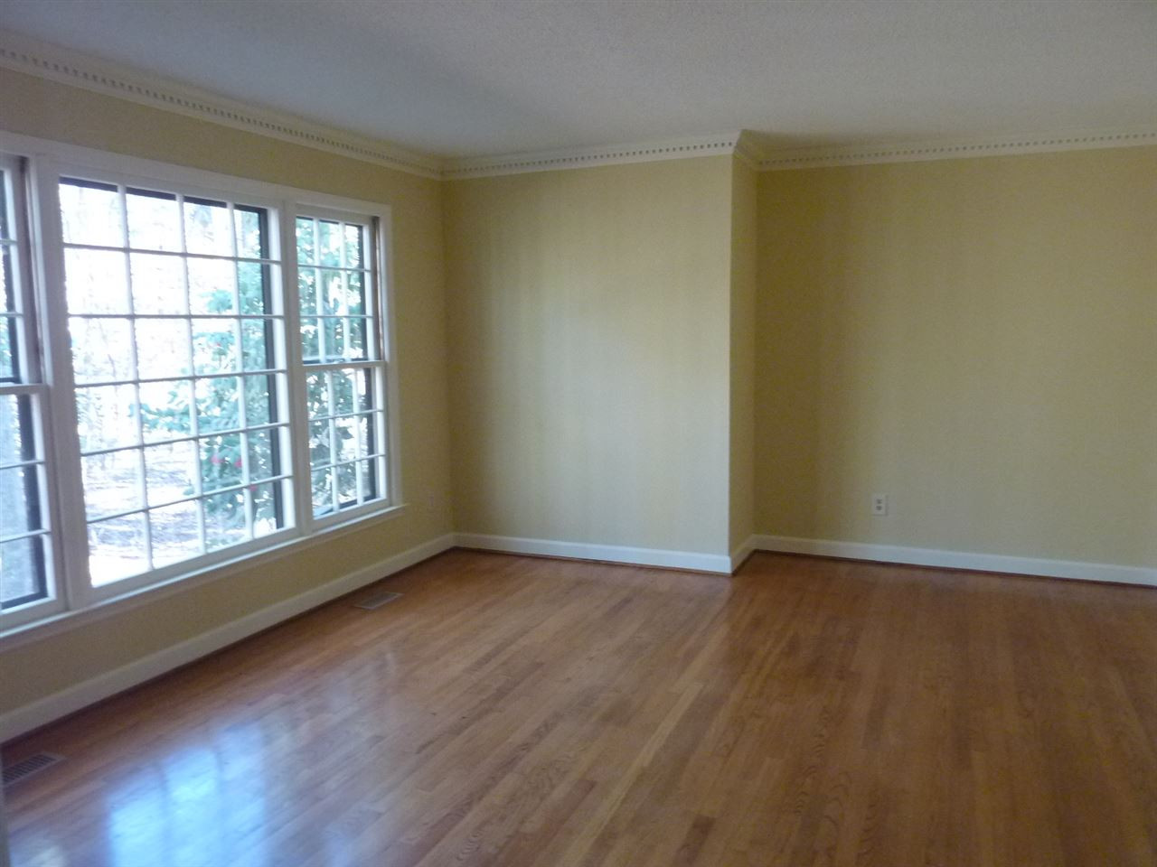 517 Brookfield Road Raleigh, NC 27615 - Photo 2 of 25 Living Room